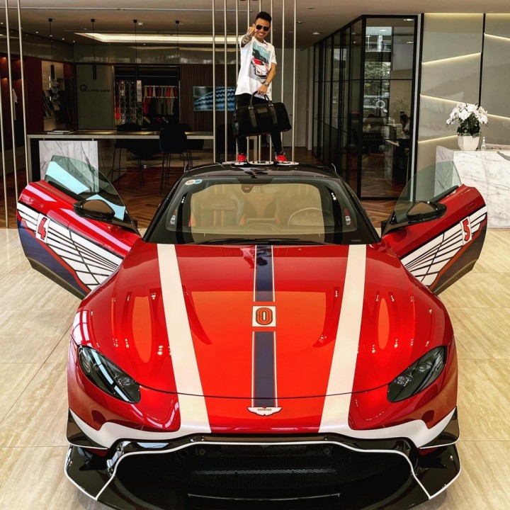 a 1